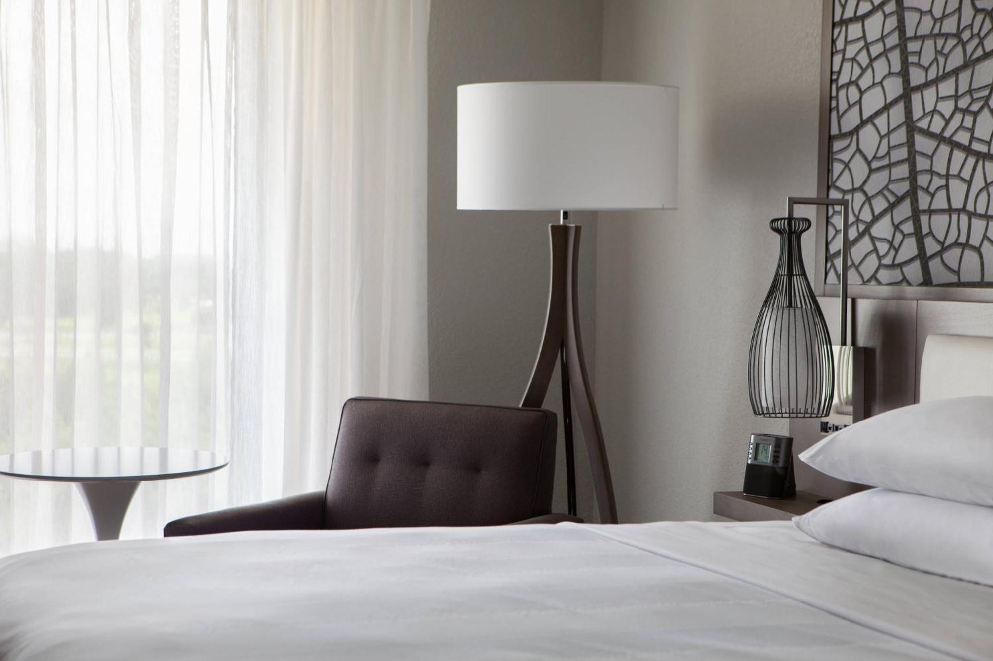Guest room Two Queen Beds Lake view